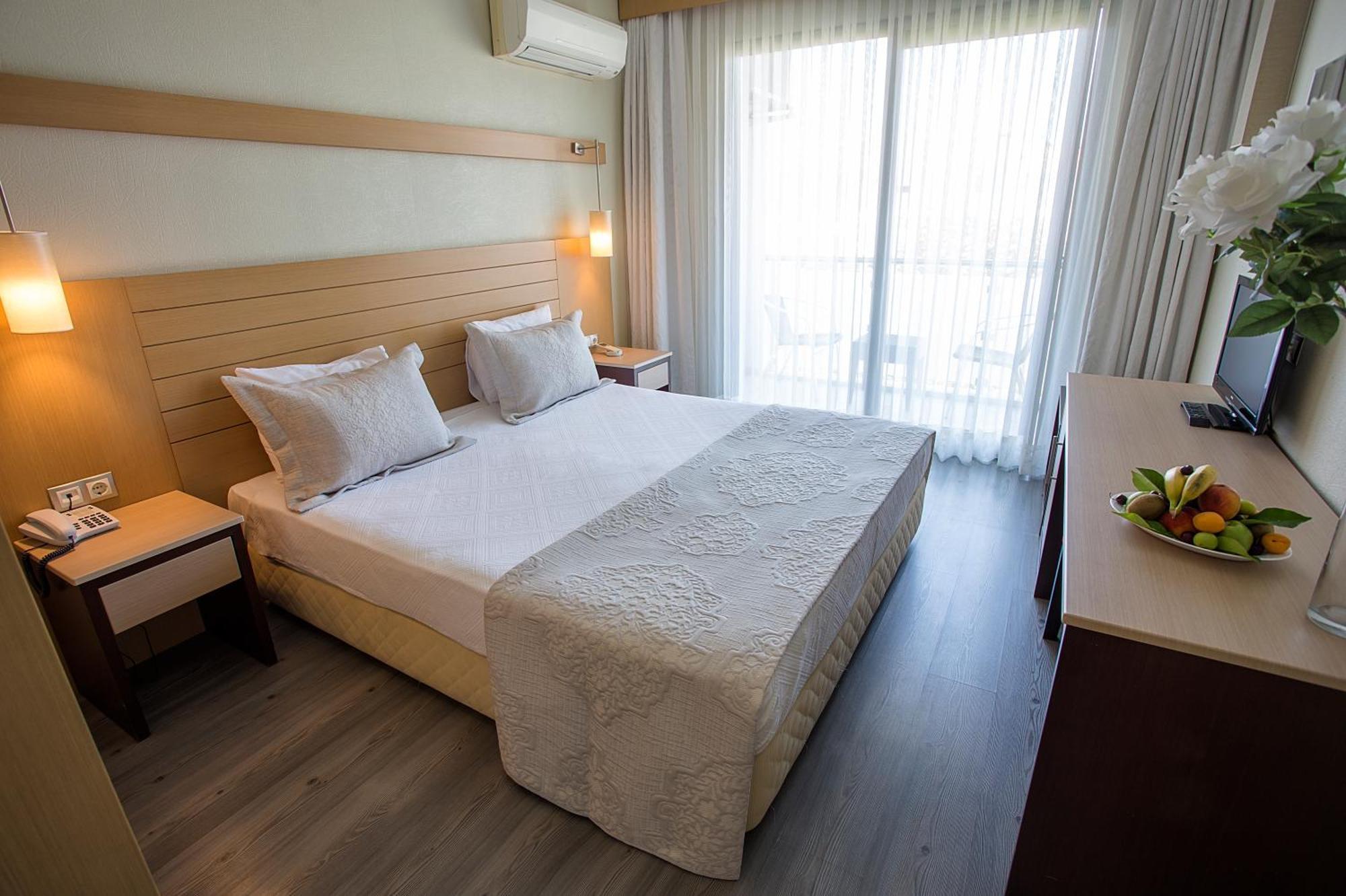 Cilek Marina Otel Cesme Exterior photo