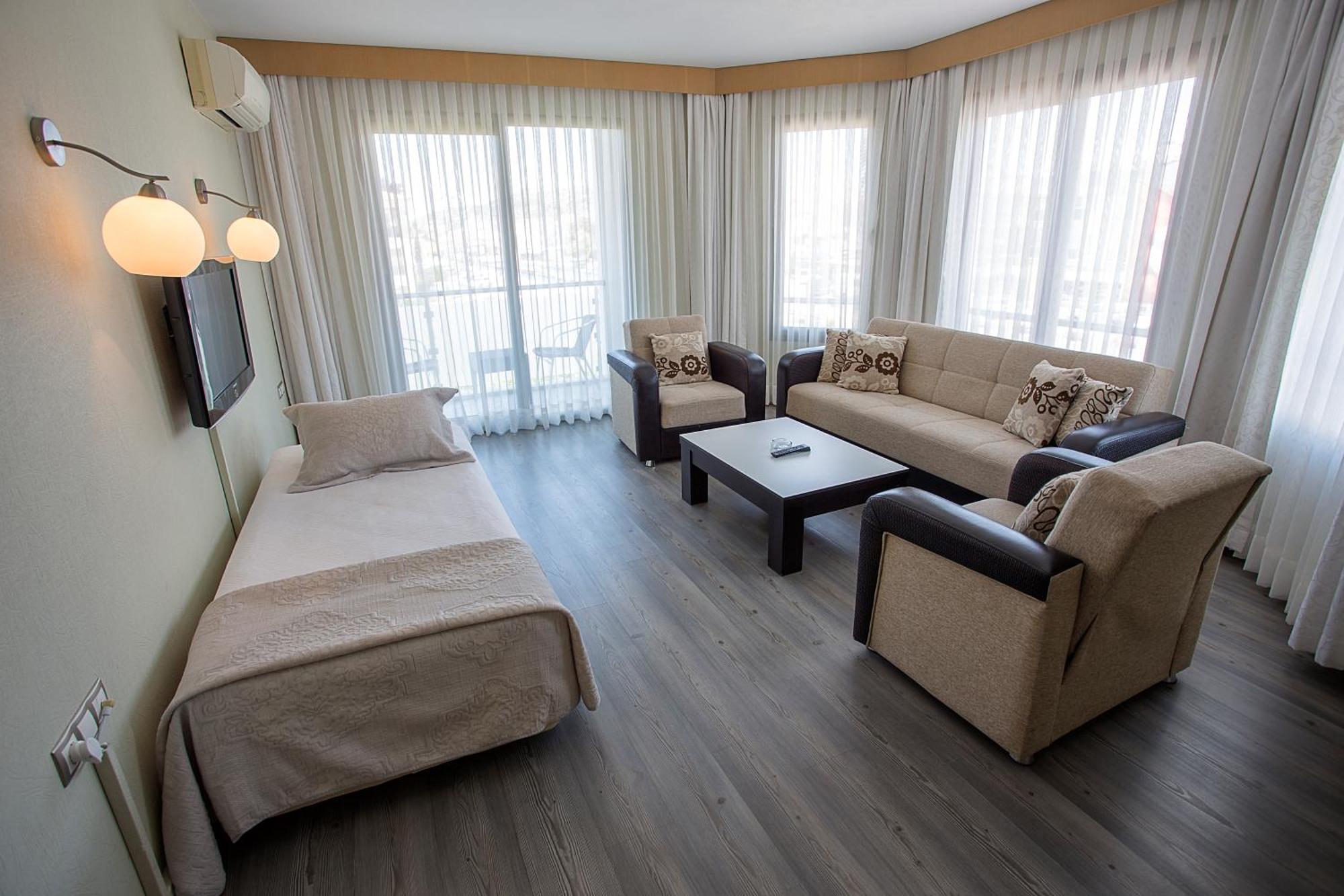 Cilek Marina Otel Cesme Exterior photo
